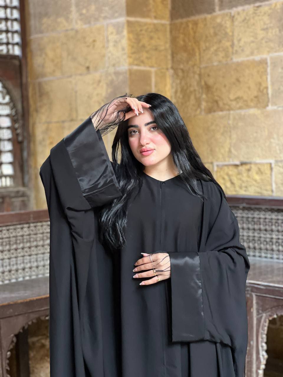 Velora Black Abaya